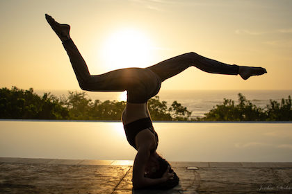 Alexandra-Portail-Naturopathe-cours-de-Yoga-1140x760