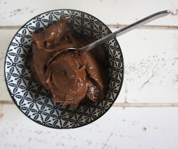 La recette gourmande de la crème dessert chocolatée vegan Alexandra Naturopathe Hygiene2vie