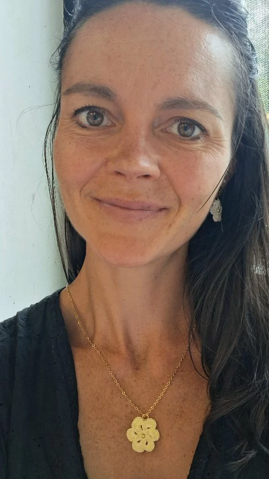 Les probiotiques...toute une histoire 
Un indispensable à notre vitalité ! 
À quois servent-ils ? 
Comment les préserver ? 
Comment choisir ses compléments ? 
Personnellement, j'utilise ceux de @ringana par je n’ai pas trouvé pieux après des années et des années de recherches. 
Énormément de souches différentes.
Tous les éléments pour les assimiler correctement. 
Moins mais mieux 🌿
Une à deux cures par an avec une bonne hygiène de vie et hop, vitalité, immunité et équilibre nerveux au top☺️
Commente "BIDOU" si tu veux en savoir plus sur ces probiotiques. 
#probiotiques #santeintestinale #bidou #microbiote #vivreenbonnesanté
